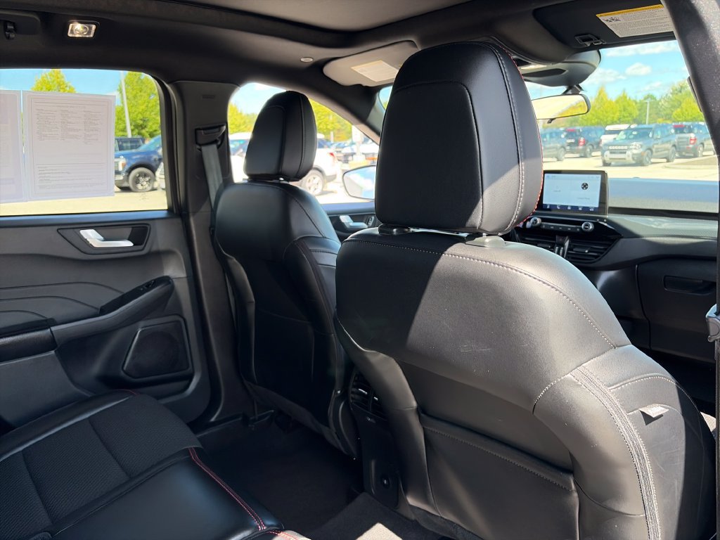 Used 2023 Ford Escape ST-Line AWD/4WD image 30