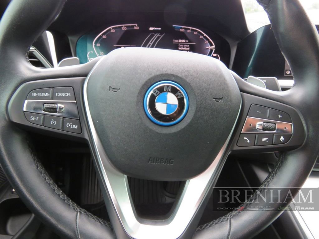 Used 2022 BMW 330e image 23