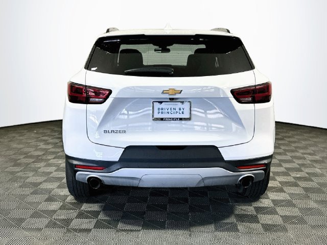 Used 2023 Chevrolet Blazer LT w/ Convenience Package FWD image 7