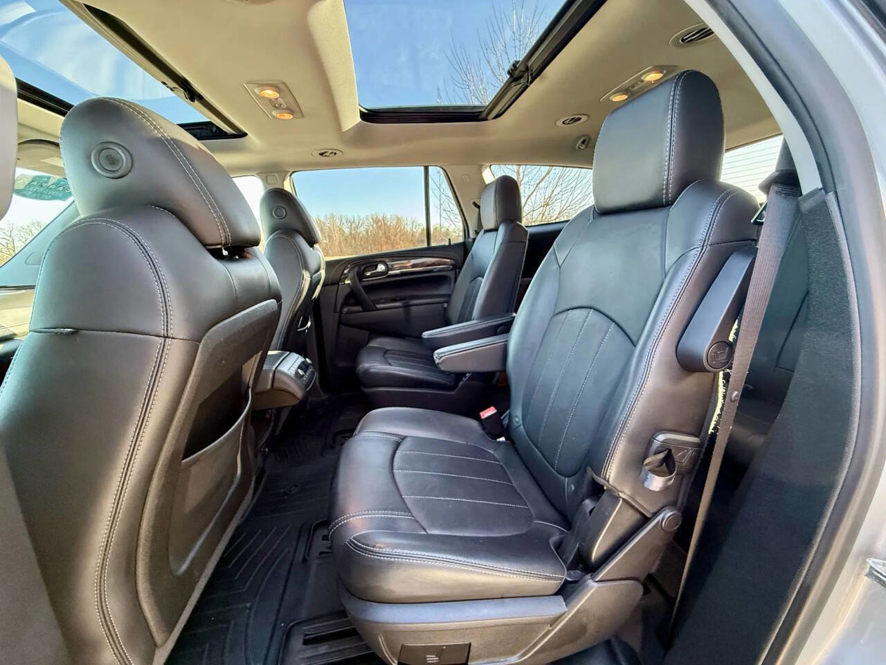 Used 2017 Buick Enclave Leather image 10