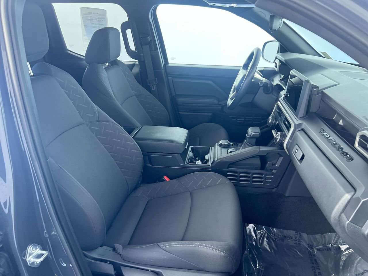 Used 2025 Toyota Tacoma SR AWD/4WD image 28