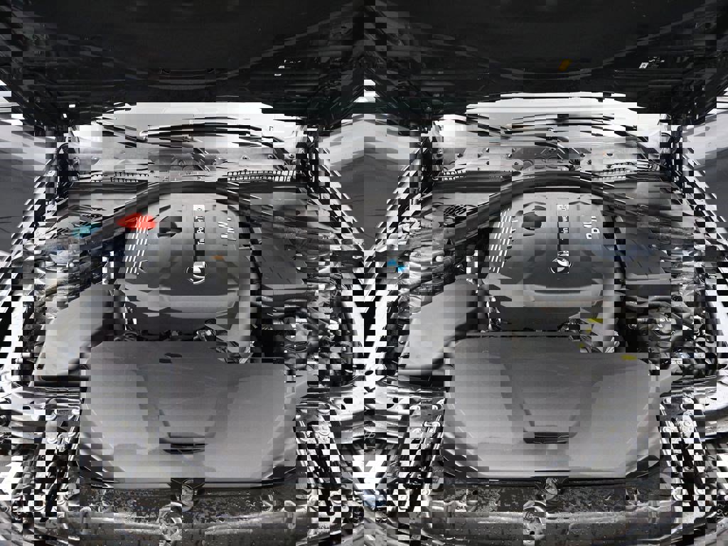 Used 2018 BMW 330i xDrive Sedan w/ Convenience Package image 21