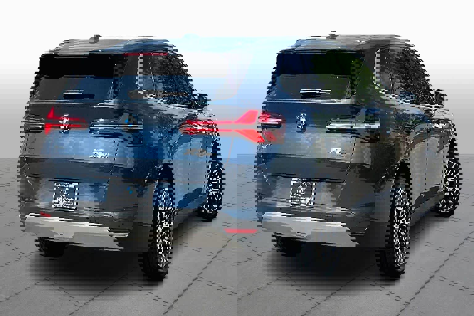 Certified 2025 BMW X3 xDrive30i w/ Premium Package AWD/4WD image 12