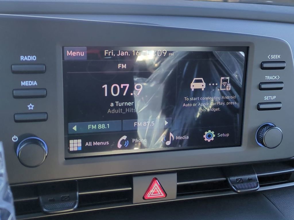 Certified 2026 Hyundai Elantra SEL Sport Premium FWD image 18
