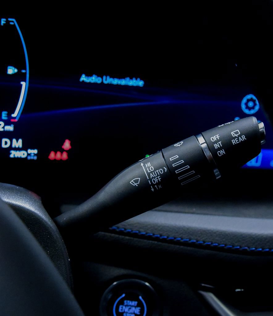 Used 2024 Cadillac XT4 Sport w/ Technology Package image 25