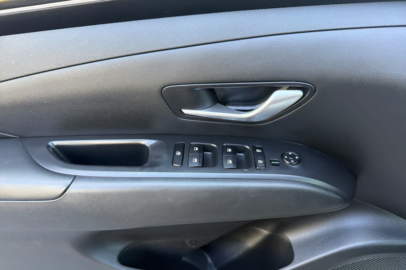 Used 2023 Hyundai Tucson SE FWD image 12