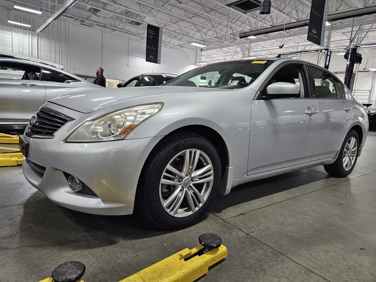 Used 2013 INFINITI G37 x w/ Premium Pkg image 1