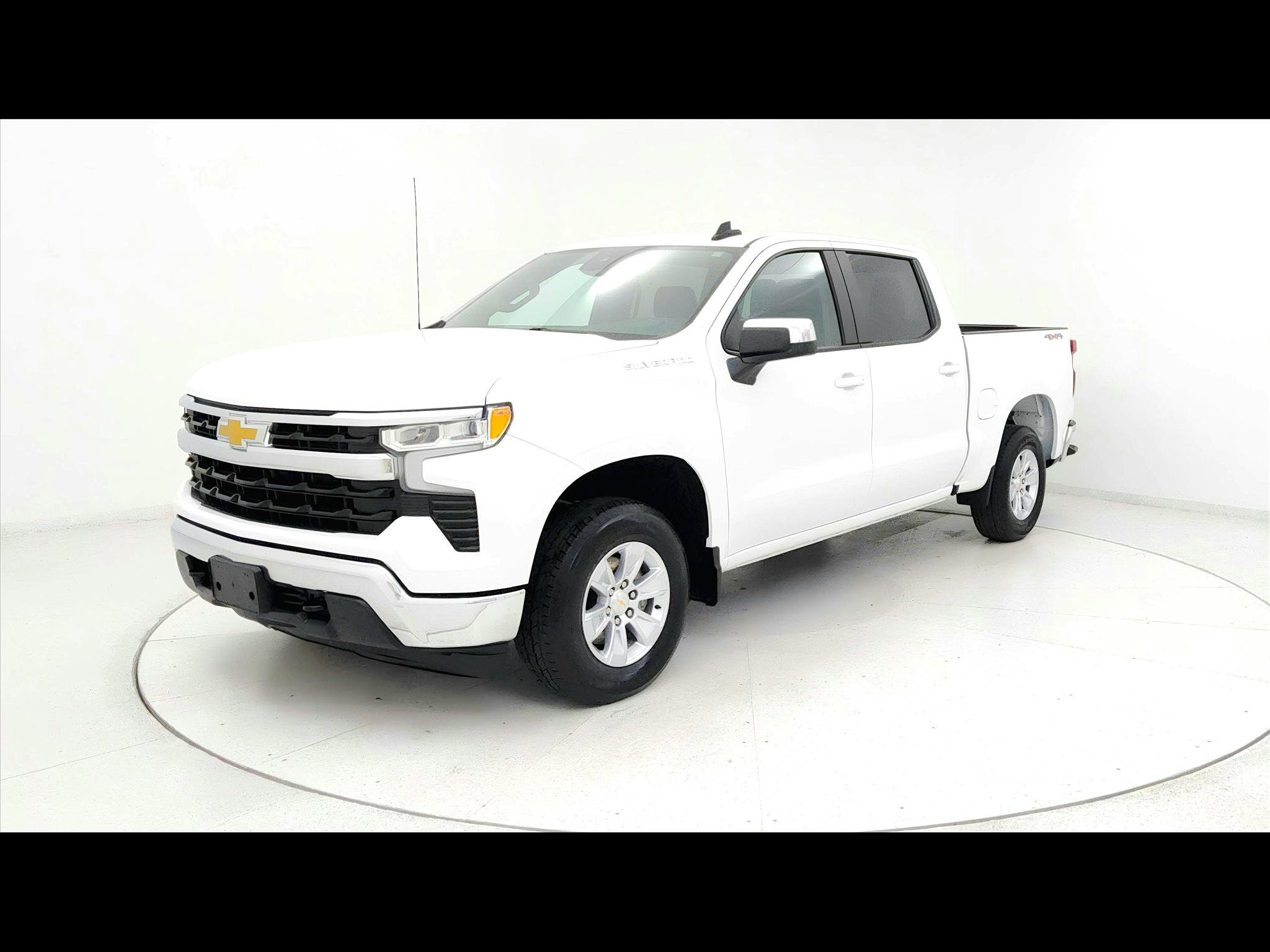 Used 2025 Chevrolet Silverado 1500 LT image 1