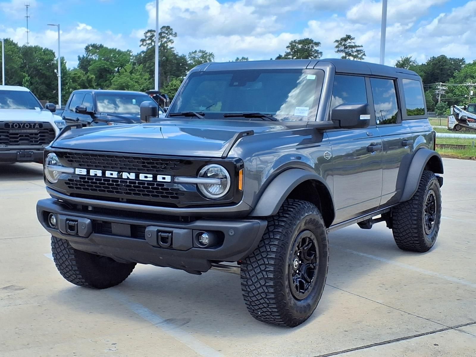 Used 2023 Ford Bronco Wildtrak AWD/4WD image 3