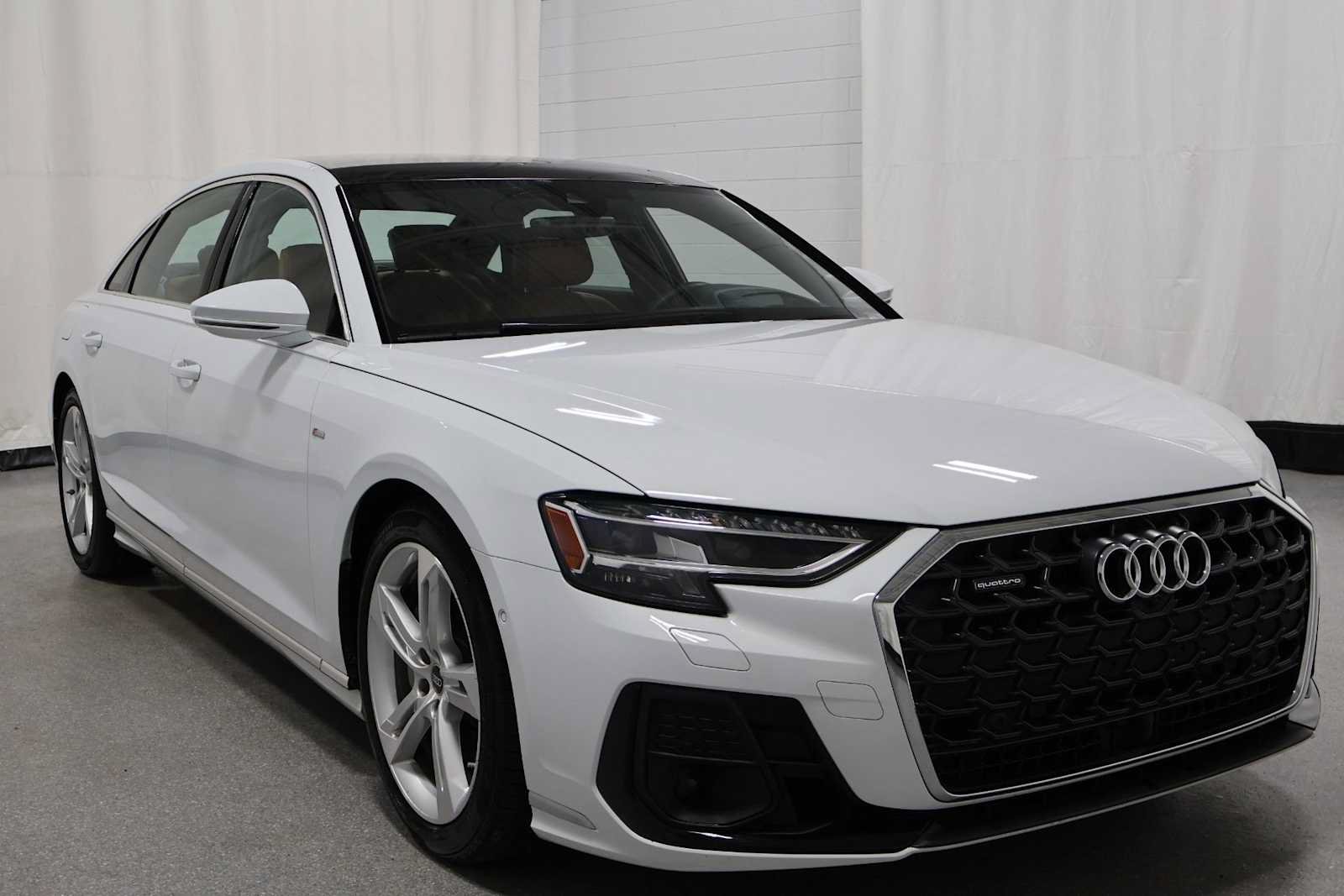 Used 2025 Audi A8 L 3.0T AWD/4WD image 13