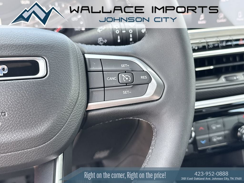 Used 2026 Jeep Compass Latitude AWD/4WD image 29