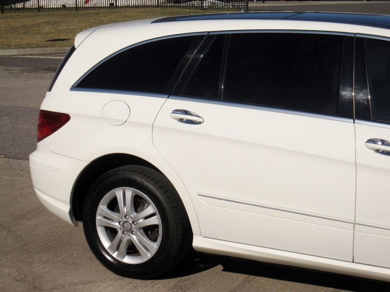 Used 2008 Mercedes-Benz R 320 CDI 4MATIC w/ P2 Pkg image 11
