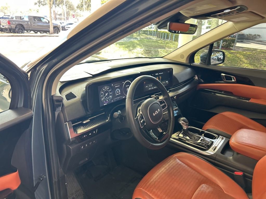Used 2022 Kia Carnival SX Prestige image 6