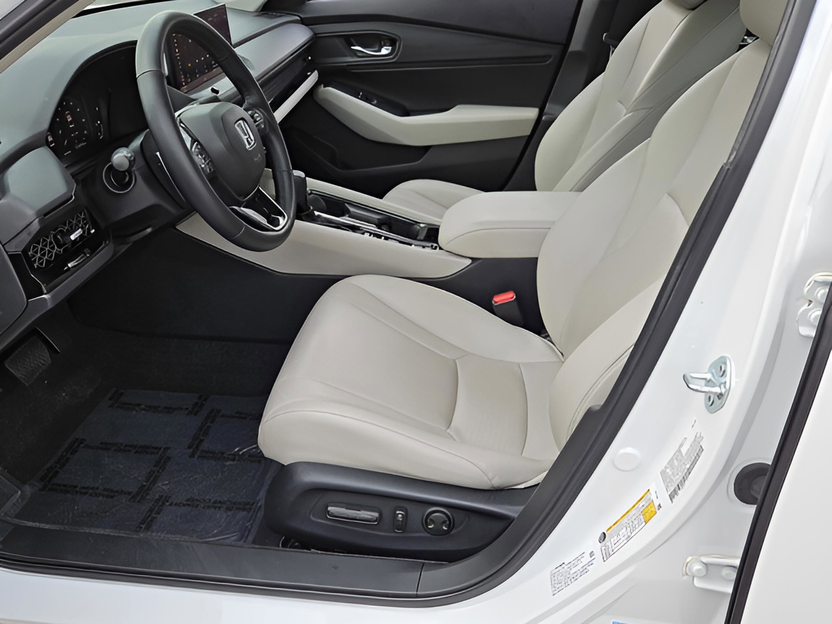 Certified 2025 Honda Accord EX-L image 9