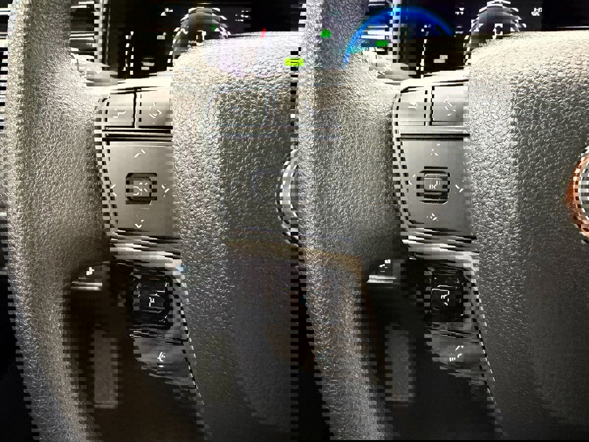 Used 2025 Toyota Camry LE image 13