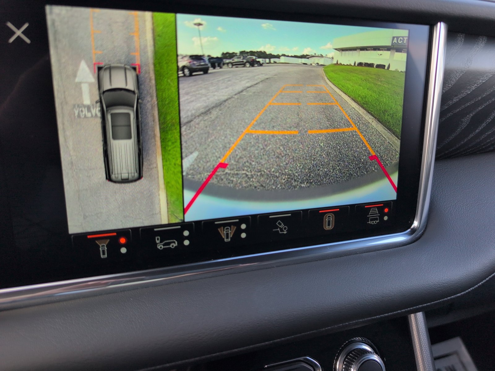 Used 2024 GMC Yukon Denali w/ Advanced Technology Package image 34