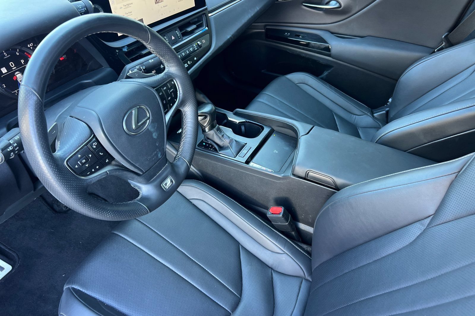 Used 2024 Lexus ES 350 F Sport w/ Accessory Package (Z2) FWD image 11