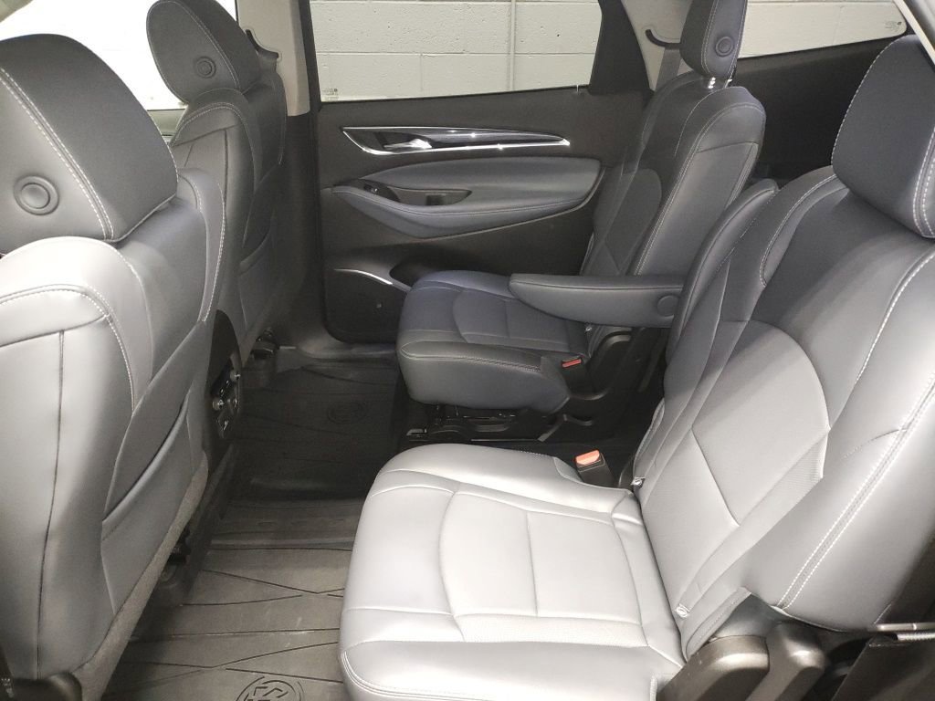 Used 2018 Buick Enclave Essence image 28