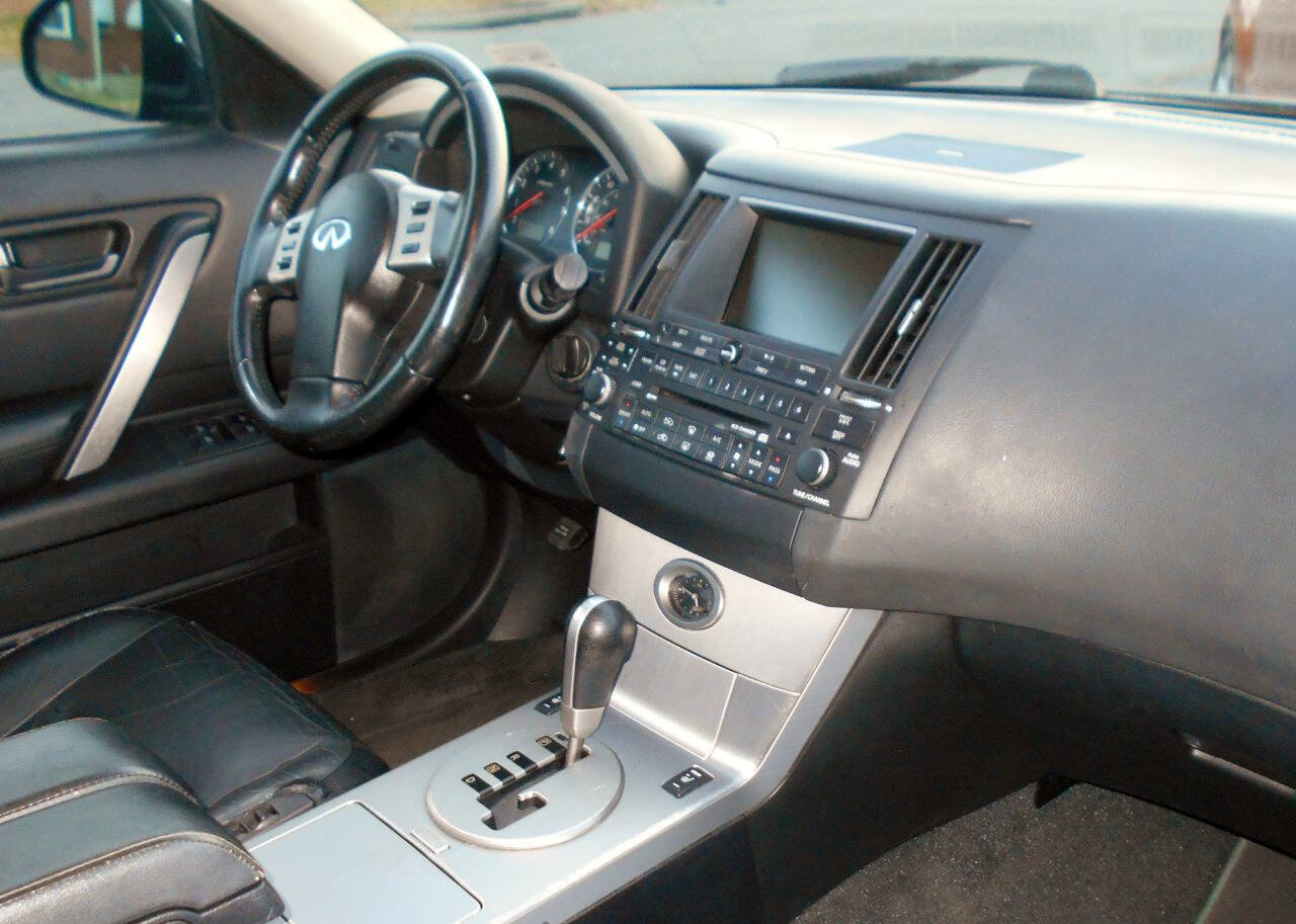 Used 2004 INFINITI FX45 AWD w/ Technology Pkg image 21