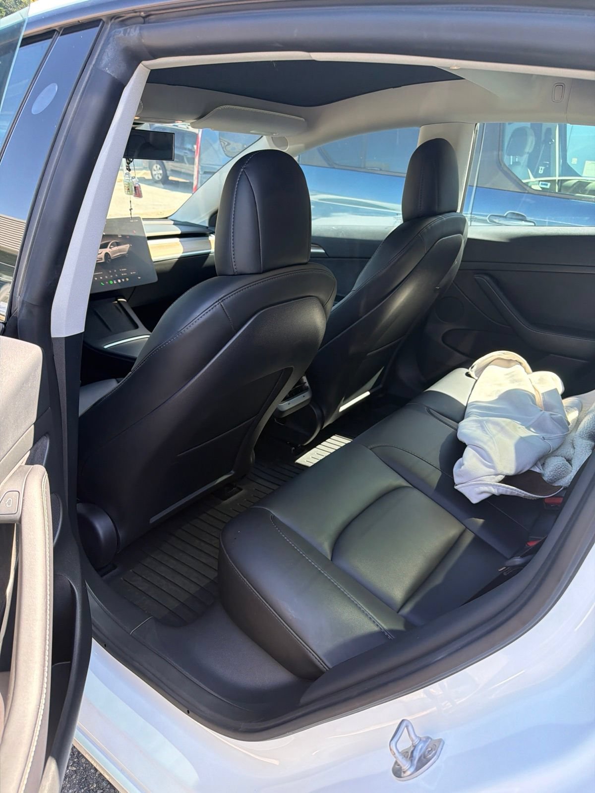 Used 2023 Tesla Model 3 Standard Range RWD image 9