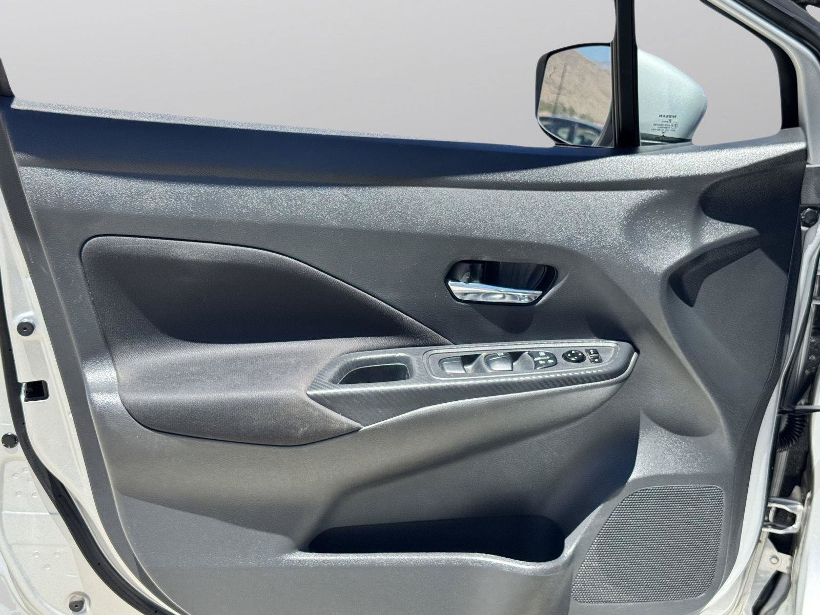 Used 2022 Nissan Versa SV FWD image 25
