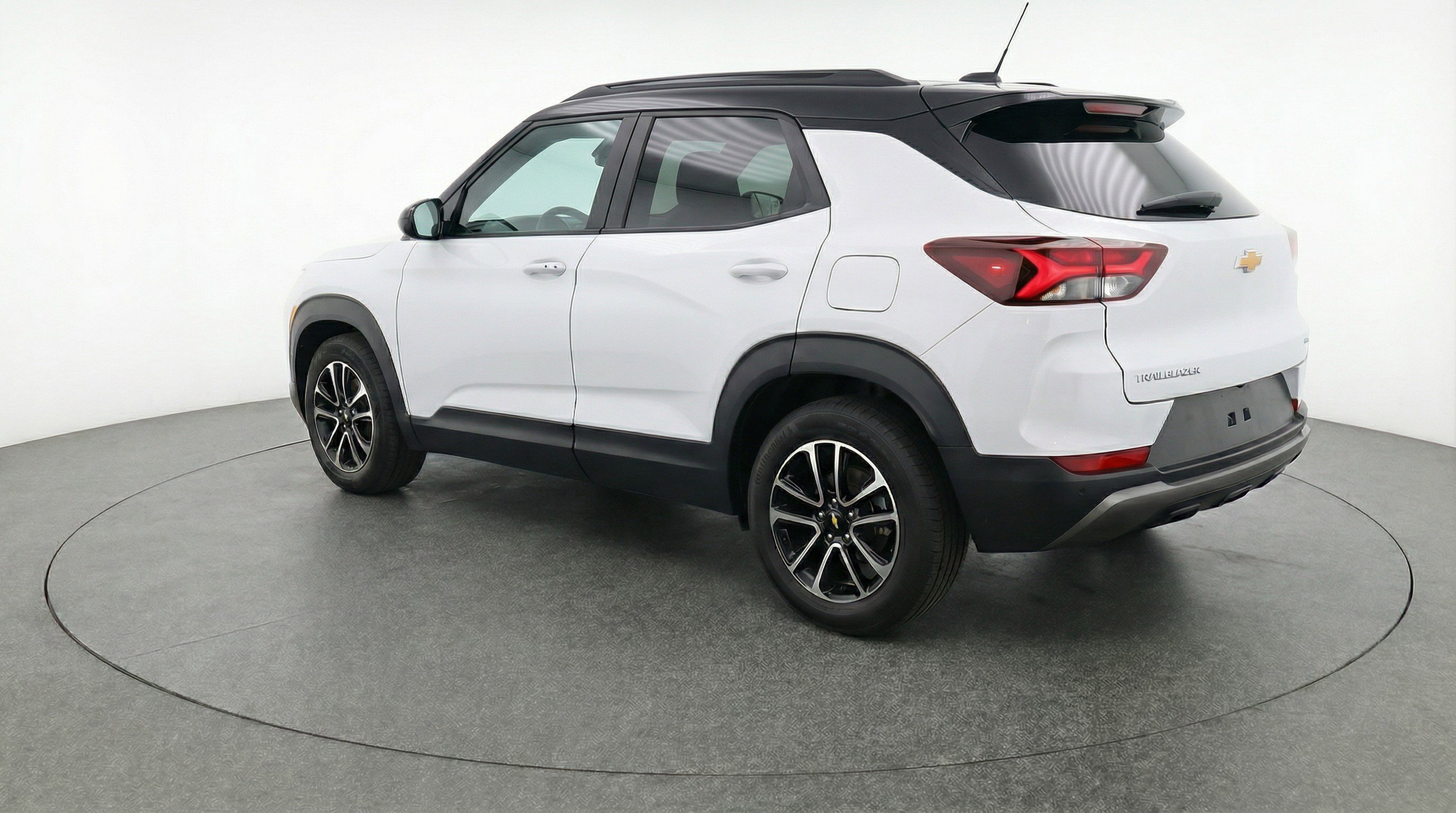 Used 2025 Chevrolet TrailBlazer LT image 6