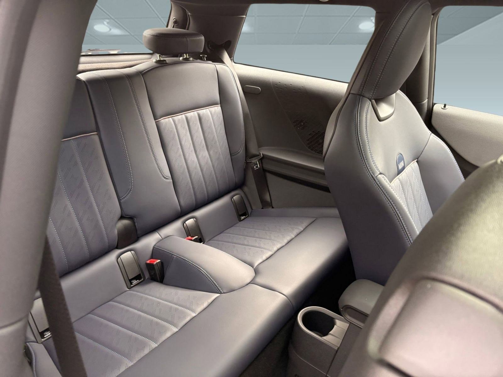 New 2026 MINI Cooper 2-Door Hardtop image 25