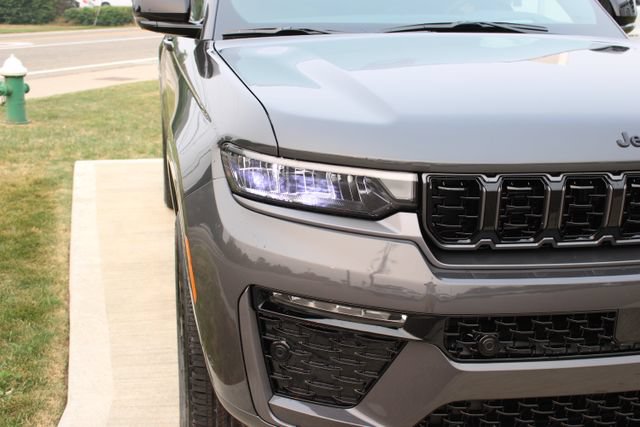 New 2026 Jeep Grand Cherokee Limited AWD/4WD image 5