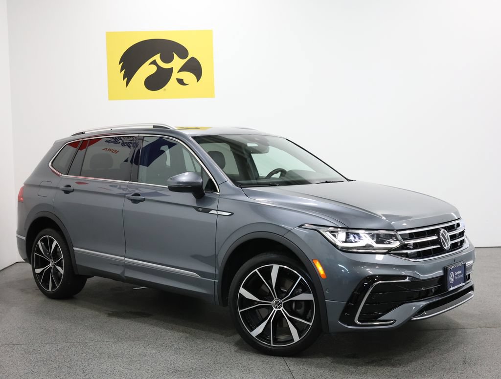 Used 2024 Volkswagen Tiguan SEL R-Line AWD/4WD image 2