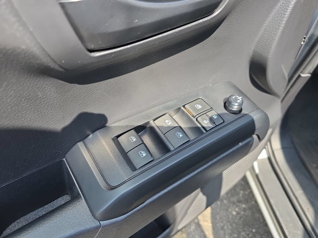 Certified 2022 Toyota Tacoma SR AWD/4WD image 32