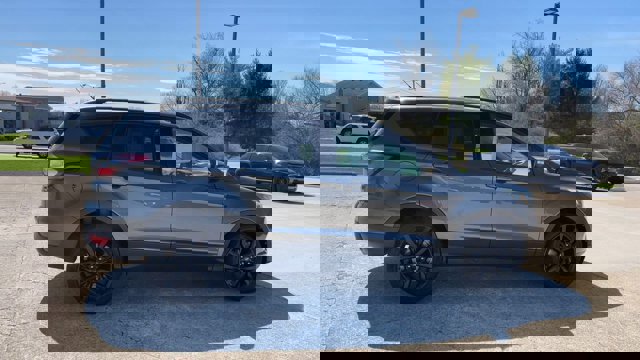 Used 2017 Ford Escape Titanium image 9