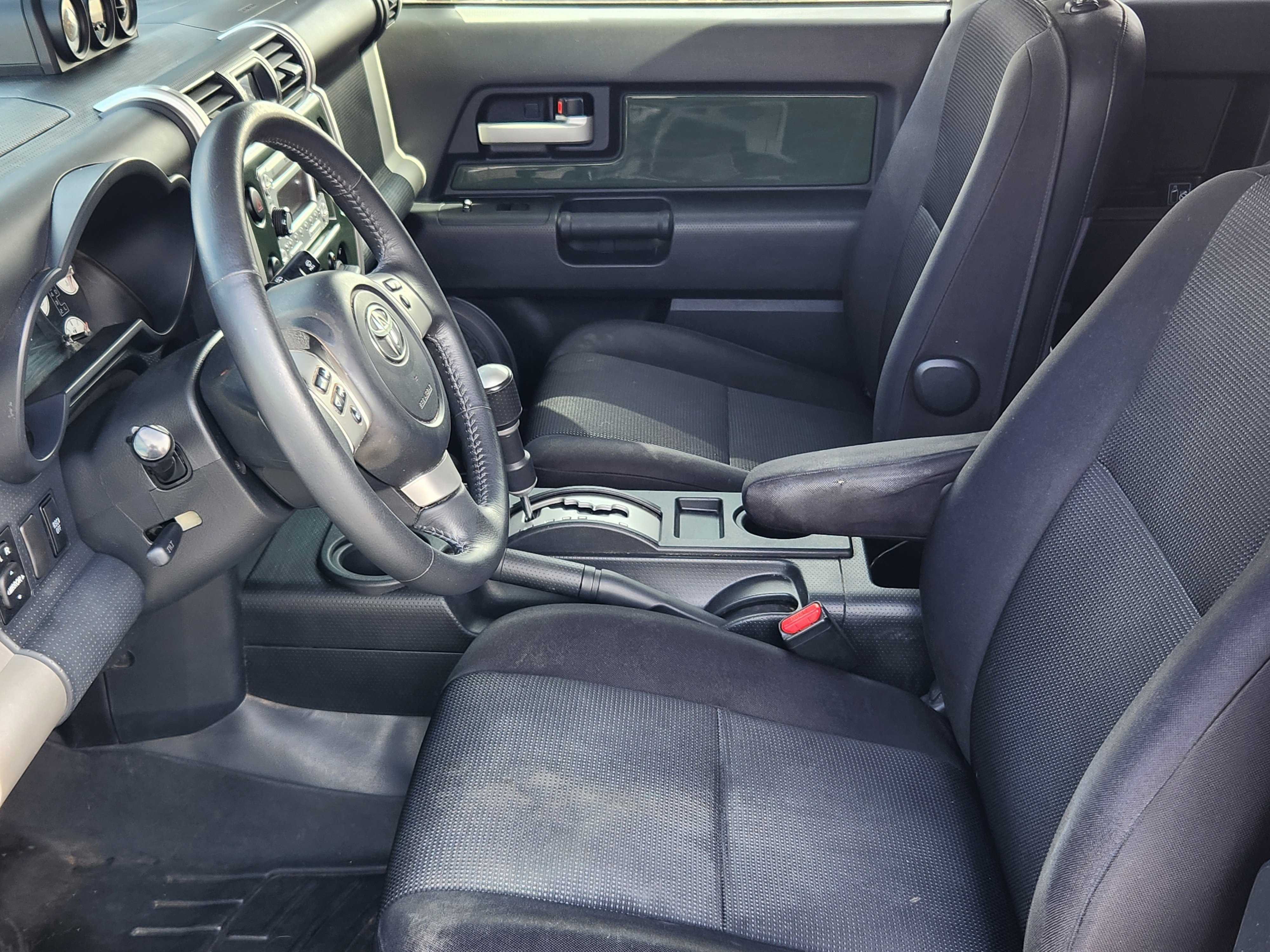 Used 2014 Toyota FJ Cruiser 4WD w/ Upgrade Package image 15