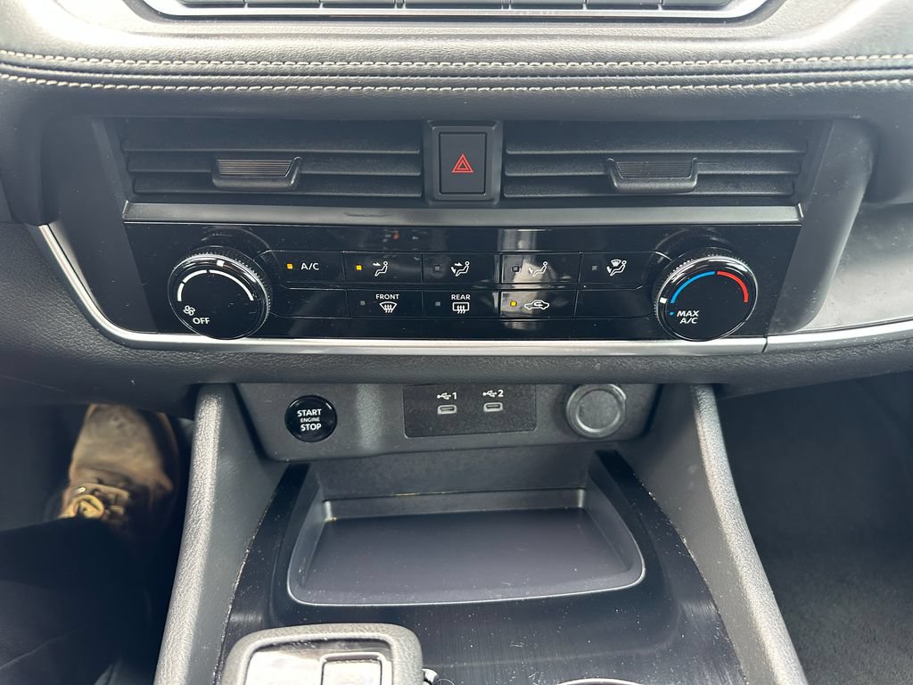 Used 2024 Nissan Rogue S AWD/4WD image 17