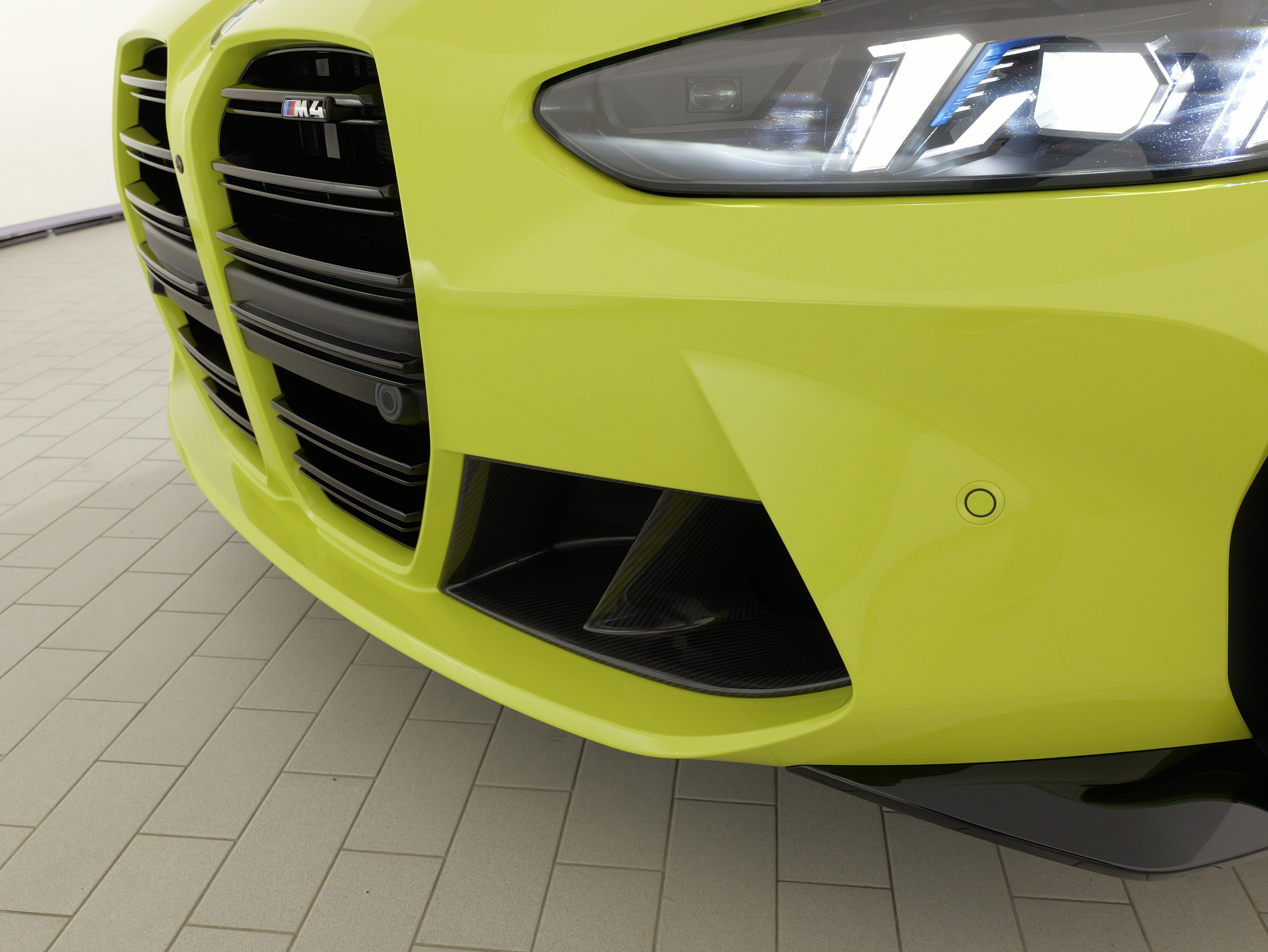 Used 2025 BMW M4 Coupe w/ M Carbon Exterior Package RWD image 80