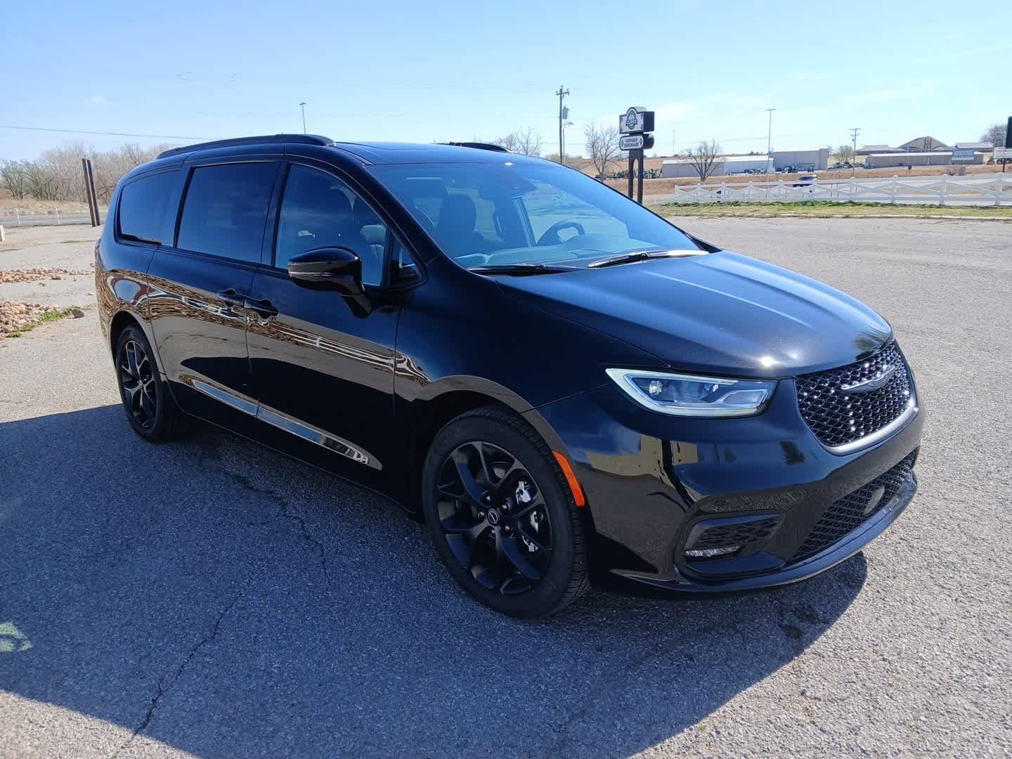 New 2026 Chrysler Pacifica Select w/ S Appearance Package image 10