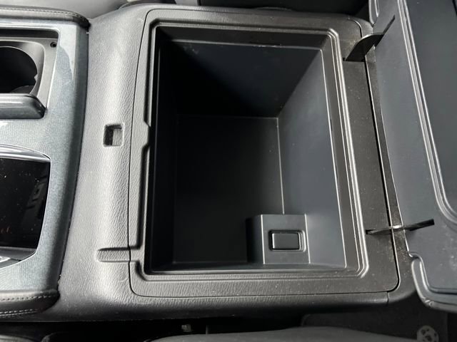 Used 2022 Nissan Armada SV image 21