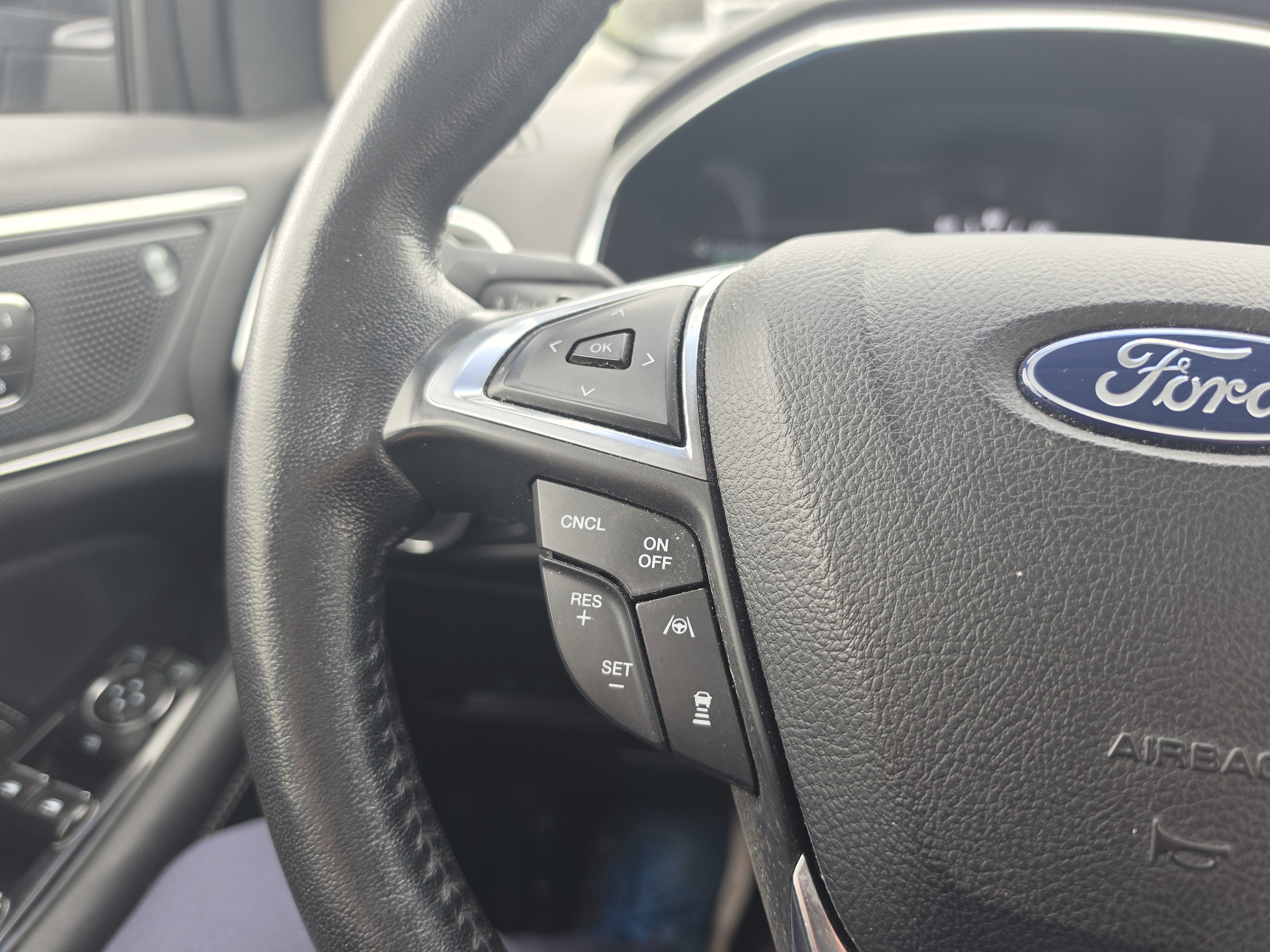 Used 2020 Ford Edge Titanium w/ Equipment Group 301A AWD/4WD image 19