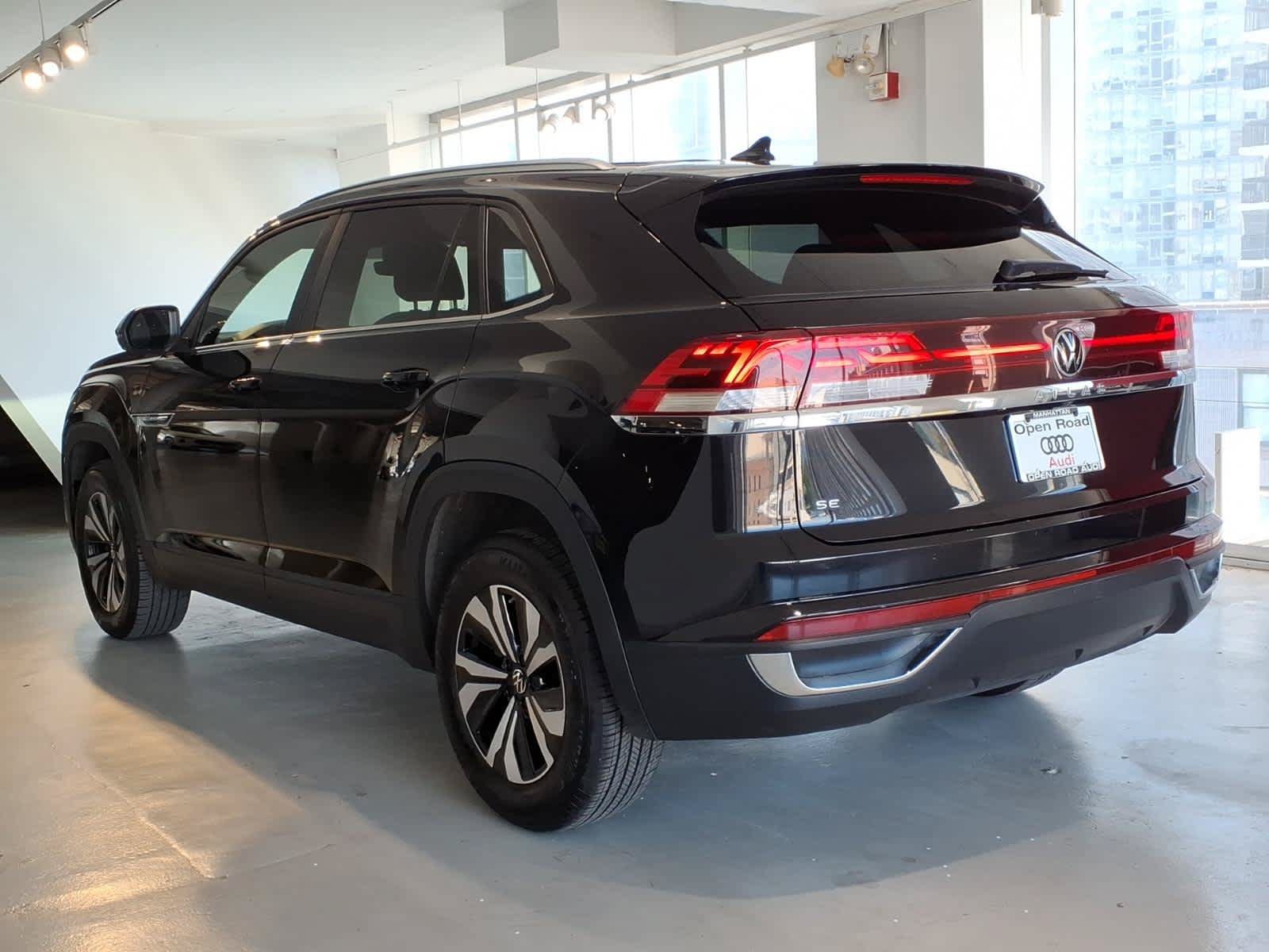 Used 2024 Volkswagen Atlas Cross Sport SE FWD image 6