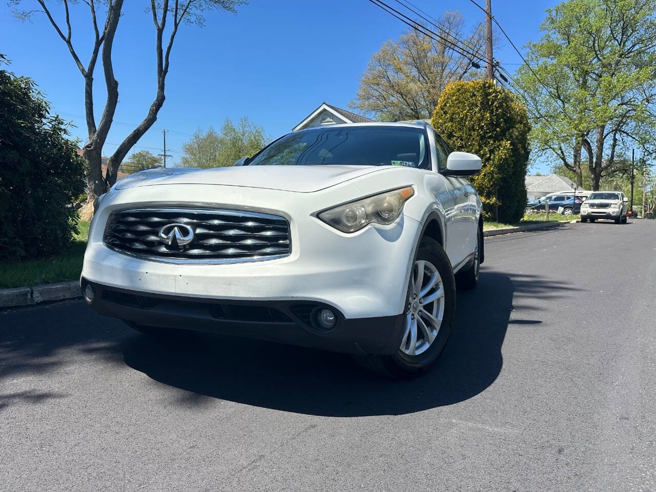 Used 2010 INFINITI FX35 AWD w/ Premium Pkg image 2