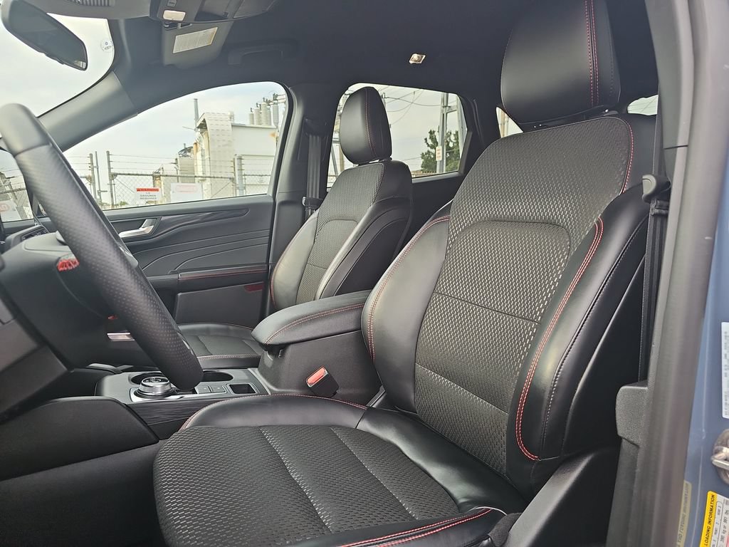 Used 2024 Ford Escape ST-Line w/ Tech Pack #1 FWD image 15