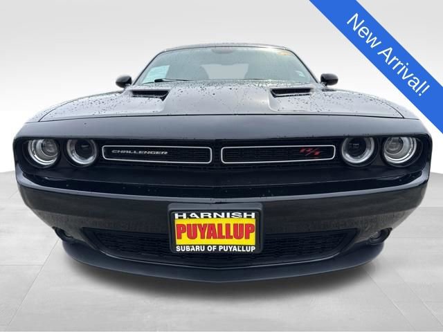 Used 2018 Dodge Challenger R/T RWD image 2