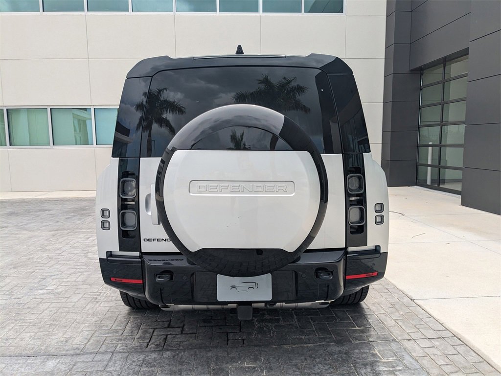 New 2024 Land Rover Defender 130 X image 5