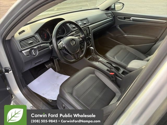 Used 2017 Volkswagen Passat 1.8T R-Line image 12