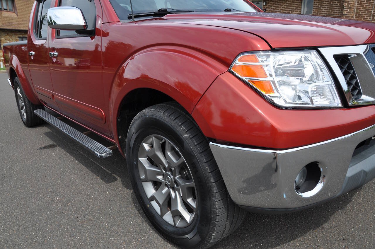Used 2014 Nissan Frontier SL w/ SL Moonroof Package AWD/4WD image 6