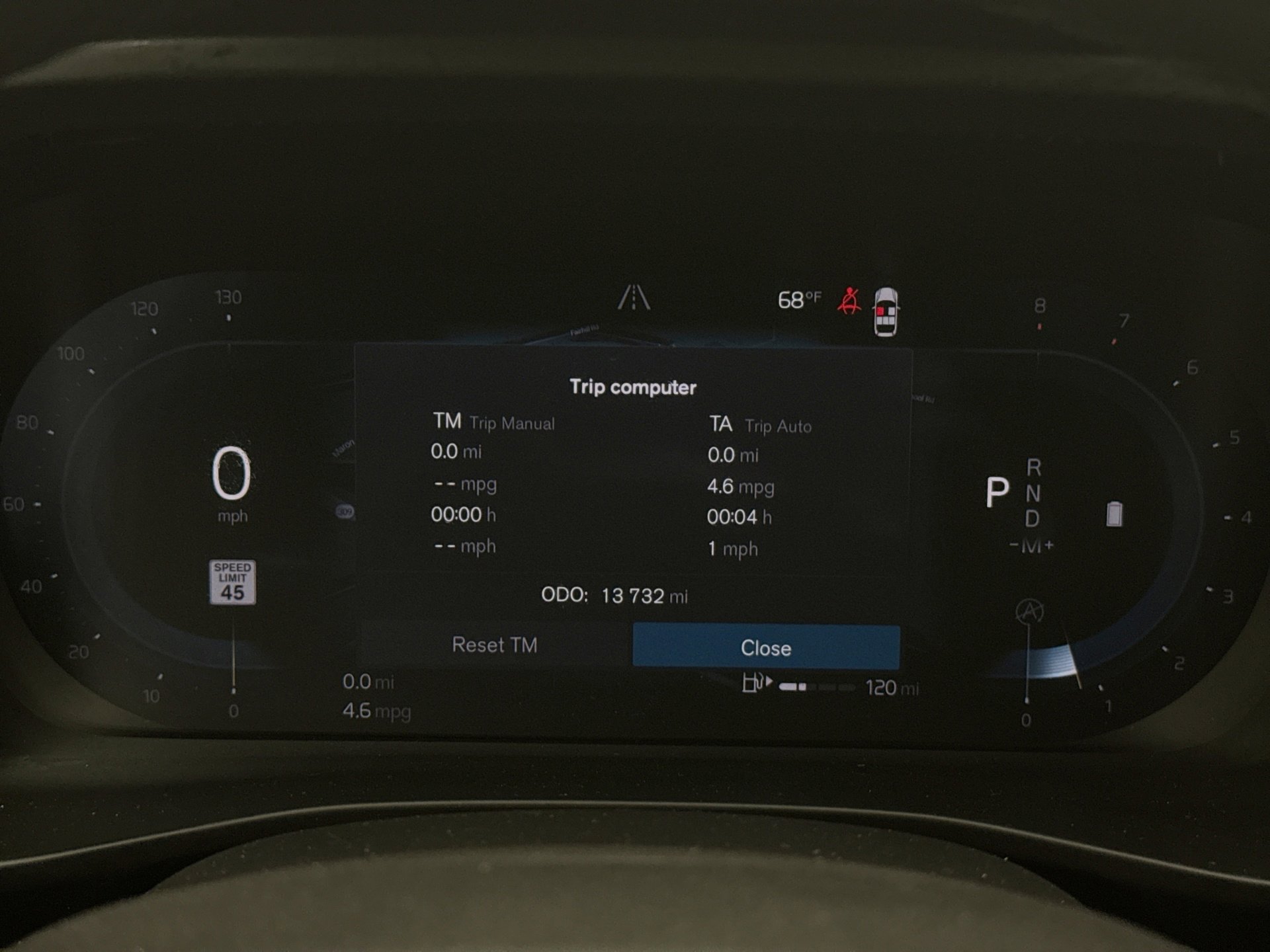 Used 2025 Volvo XC40 B5 Core image 13