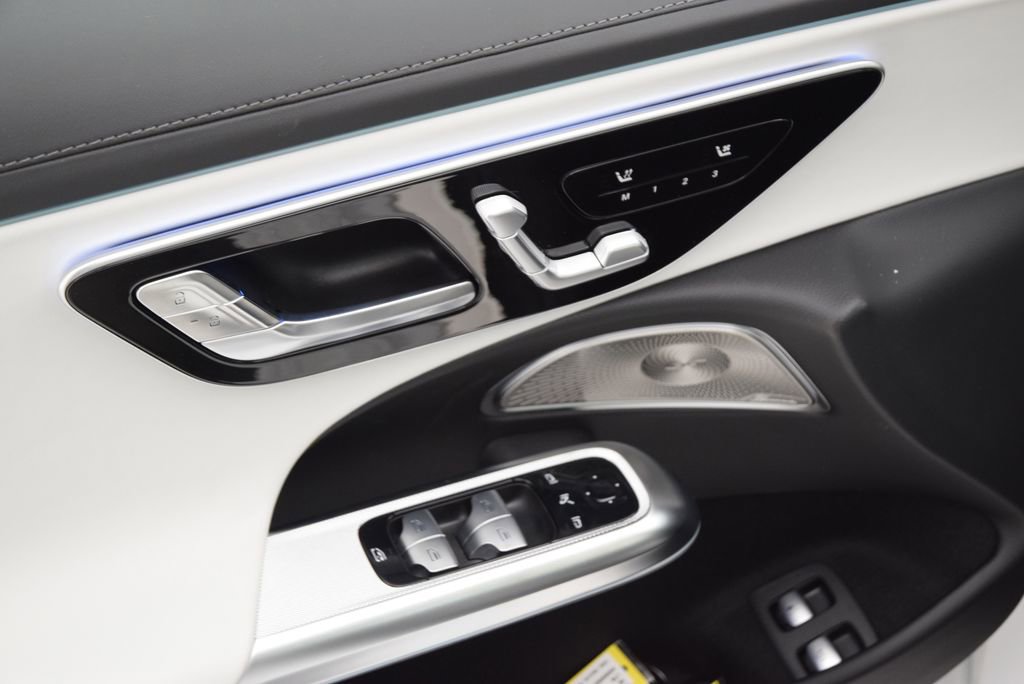 New 2026 Mercedes-Benz E 53 AMG e 4MATIC Sedan image 22