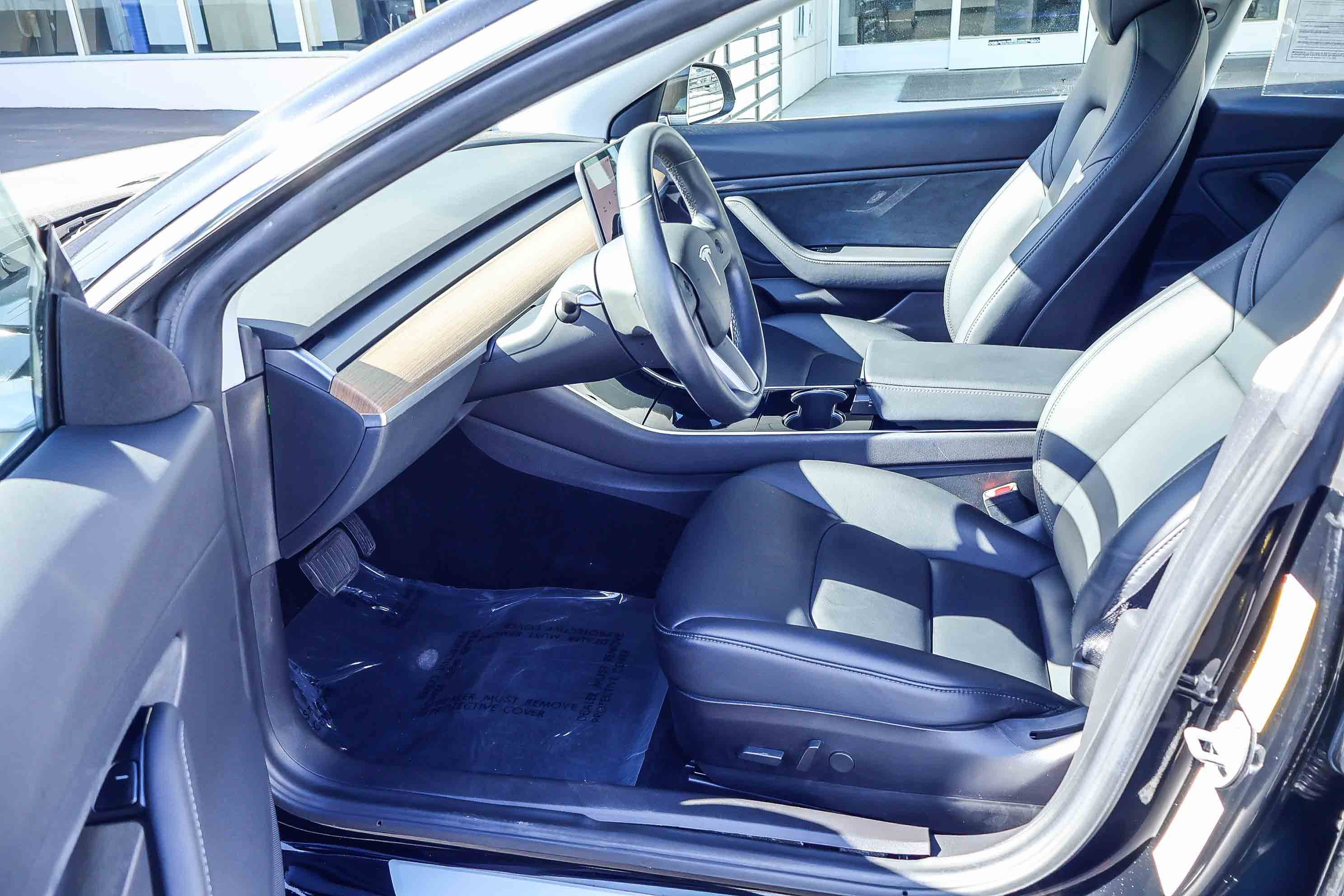 Used 2019 Tesla Model 3 Mid Range image 2