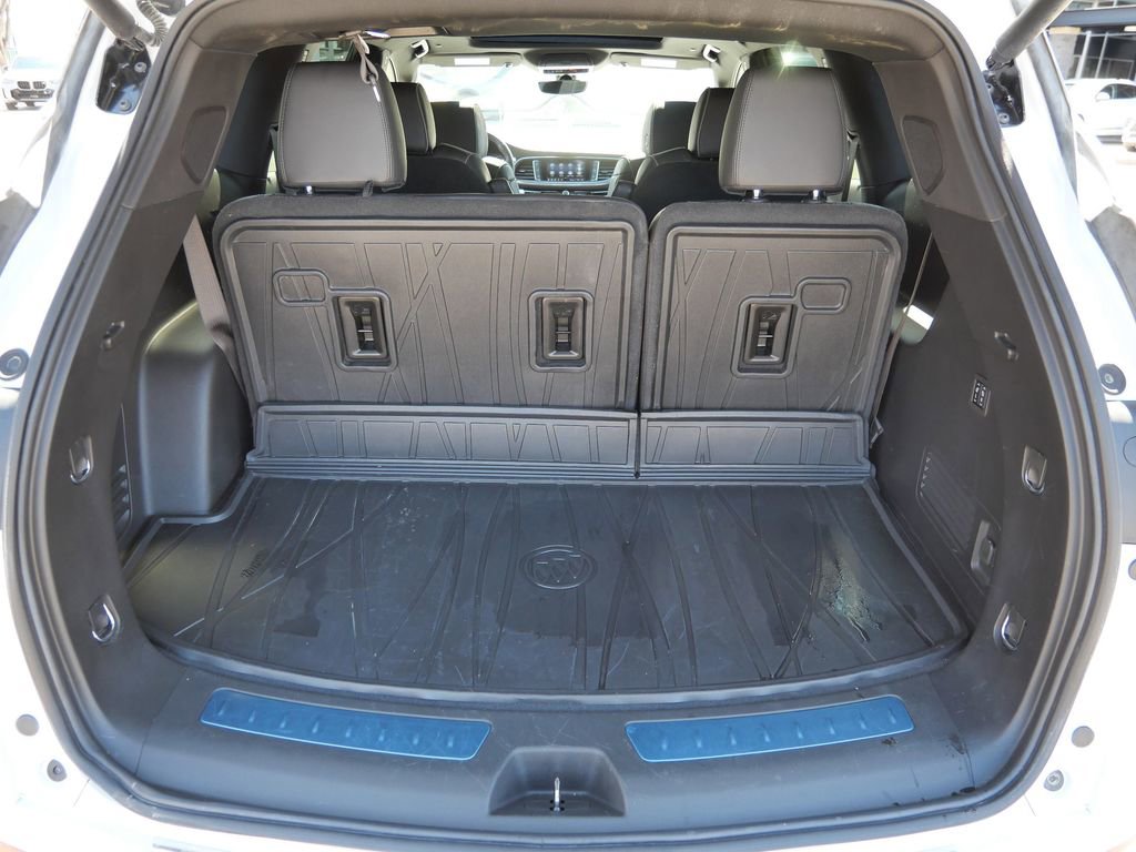 Used 2024 Buick Enclave Avenir w/ Avenir Technology Package AWD/4WD image 26