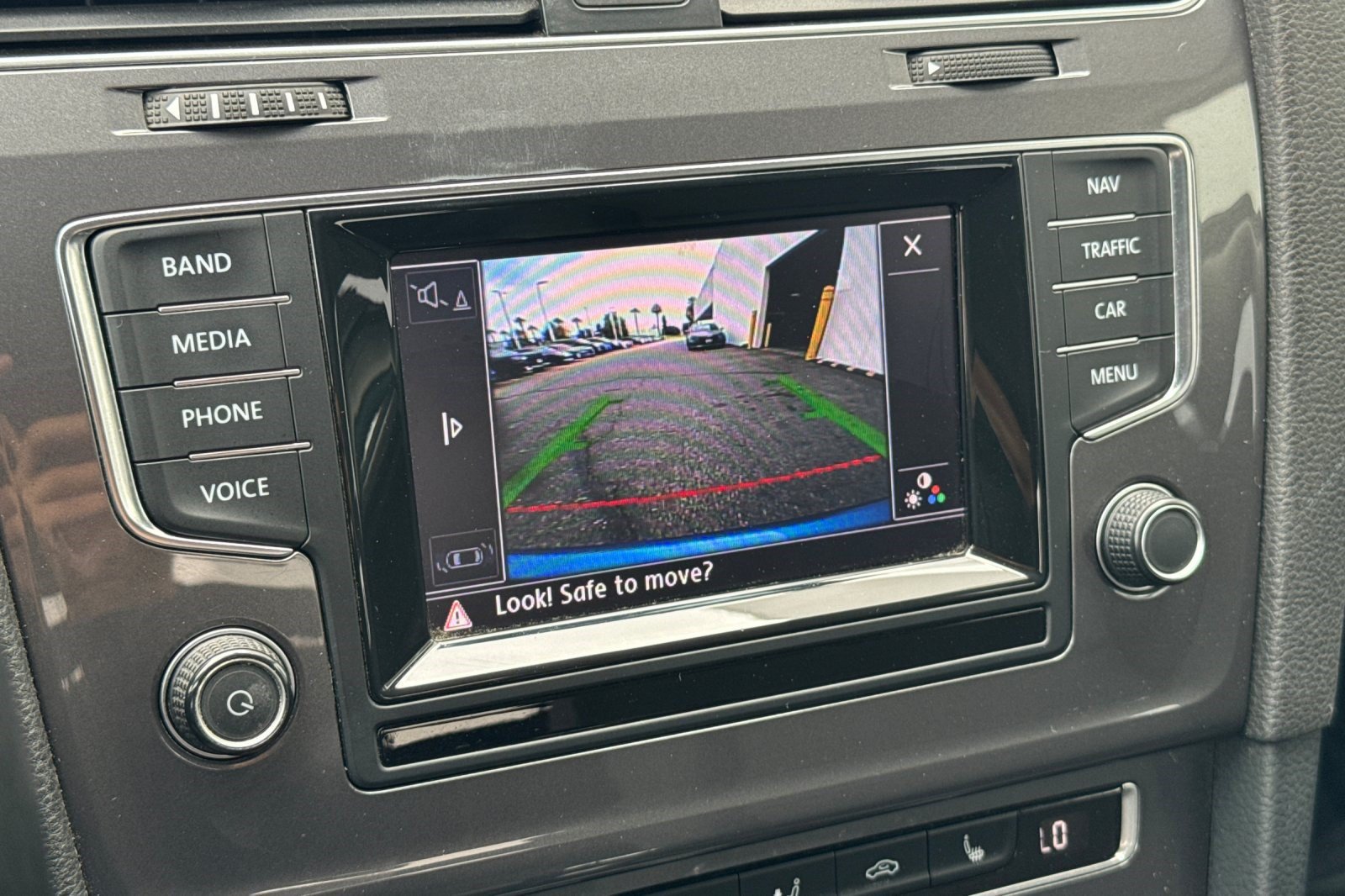 Used 2015 Volkswagen e-Golf SEL Premium FWD image 21