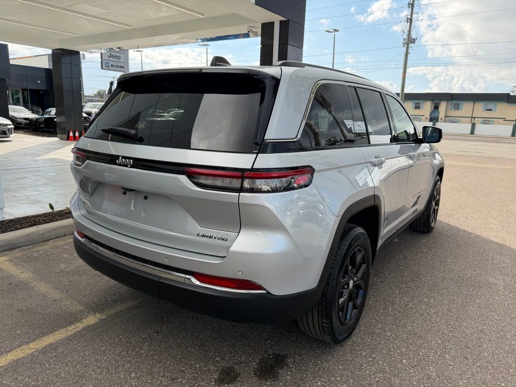 Certified 2023 Jeep Grand Cherokee Limited image 6